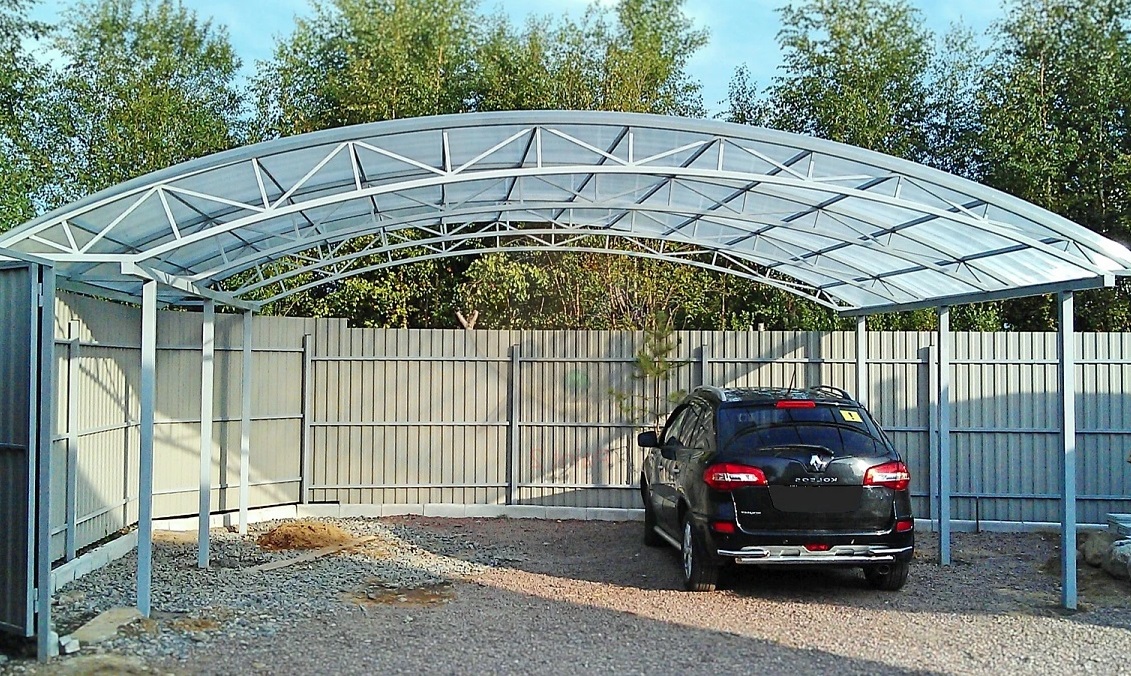 Навес для двух автомобилей 4,5*8*2,2 м из поликарбоната